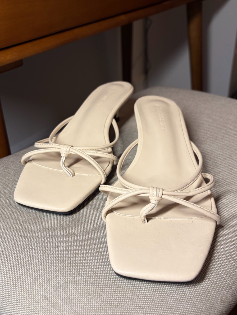 Minimalist Cream Square-Toe Knotted Slide Sandals